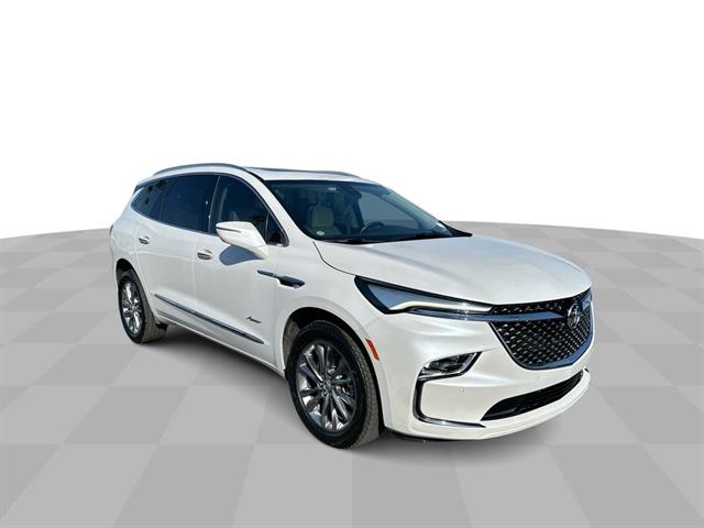 2023 Buick Enclave Avenir photo 2