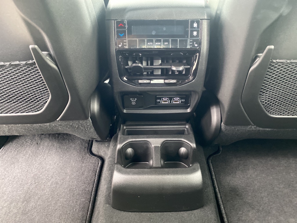 2025 Jeep Grand Cherokee Limited photo 17