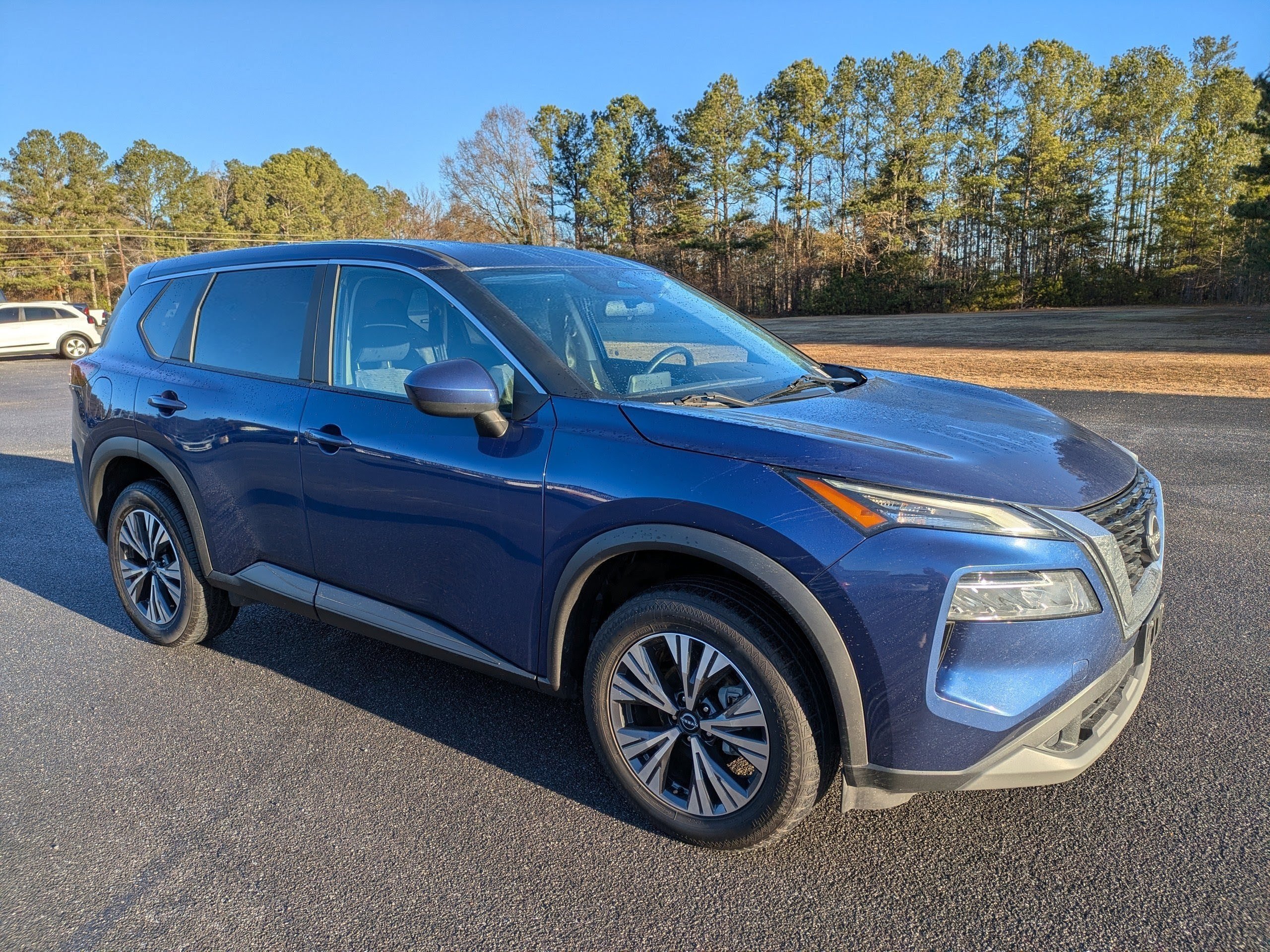 2023 Nissan Rogue SV's photo