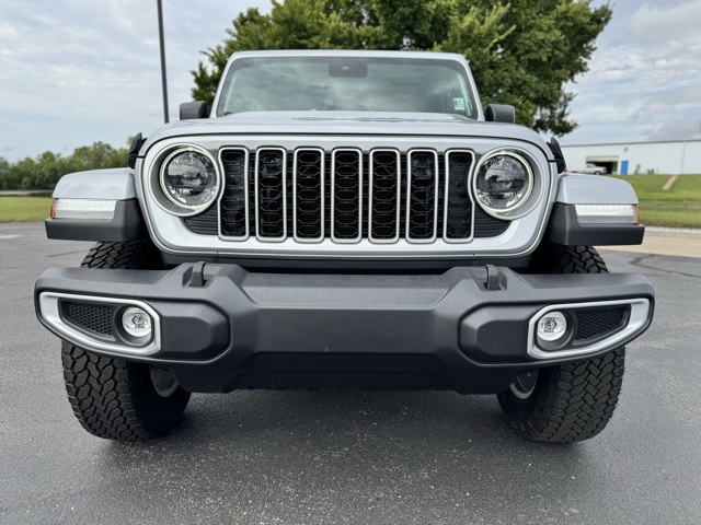 2024 Jeep Wrangler Sahara photo 2