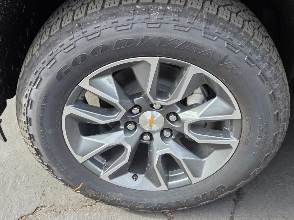 2026 Chevrolet Silverado 1500 LT photo 3