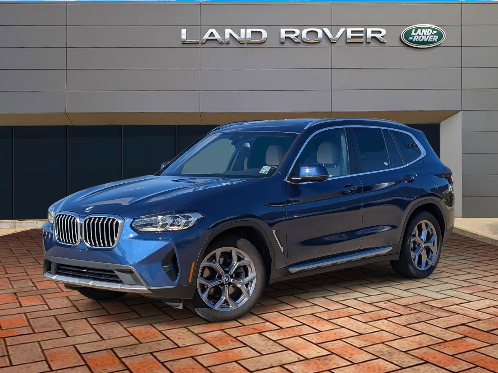 2022 BMW X3 30i's photo