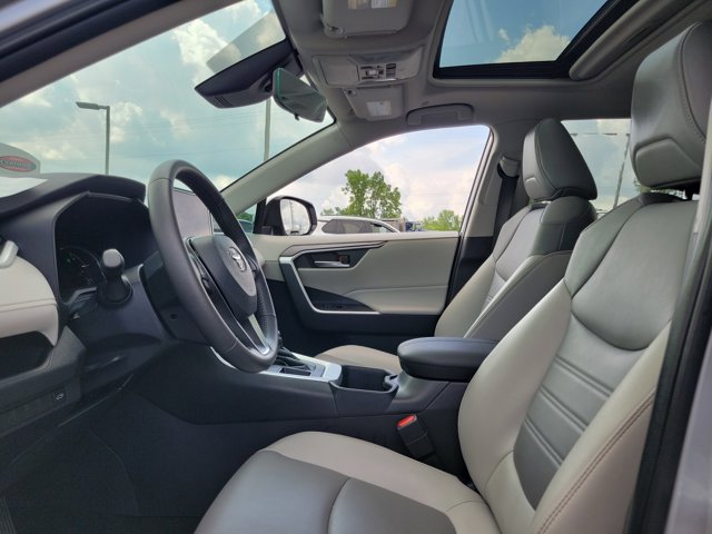 2024 Toyota RAV4 XLE Premium photo 14