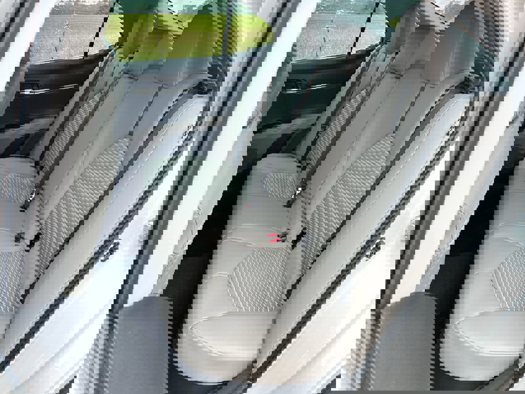 2023 Toyota Camry Hybrid SE photo 19