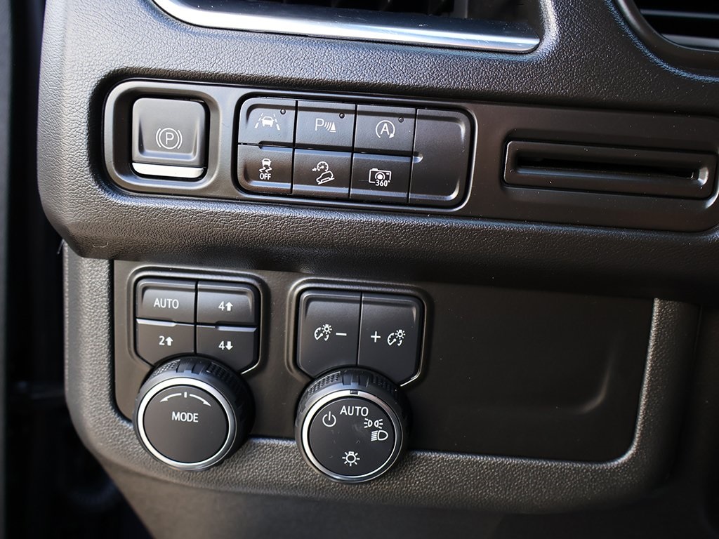 2023 Chevrolet Suburban Z71 photo 44