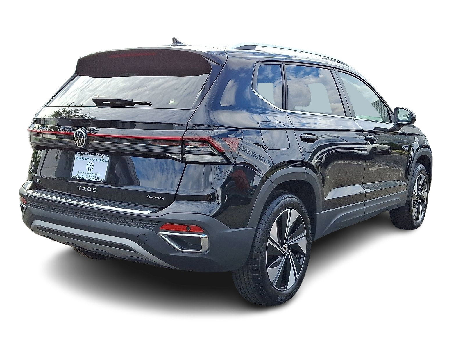 2025 Volkswagen Taos SE photo 2