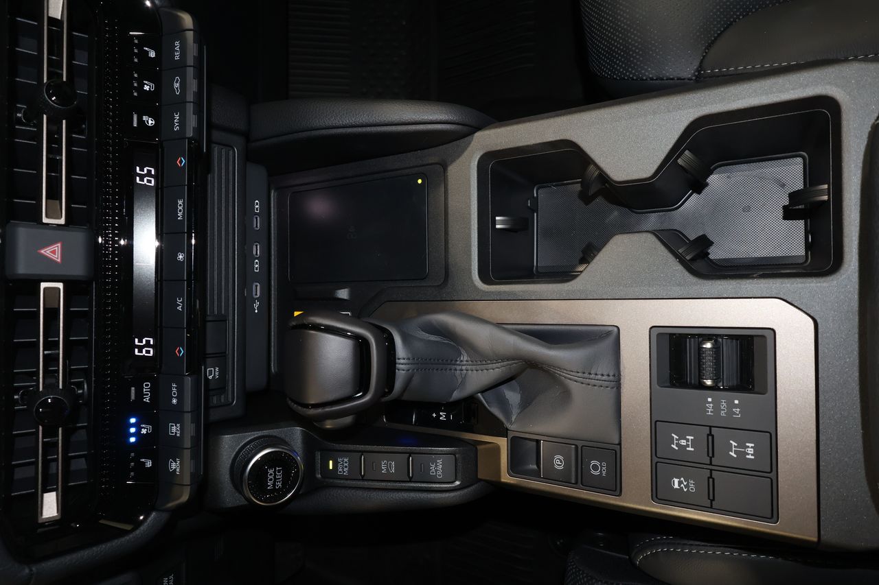 2025 Toyota Land Cruiser photo 15