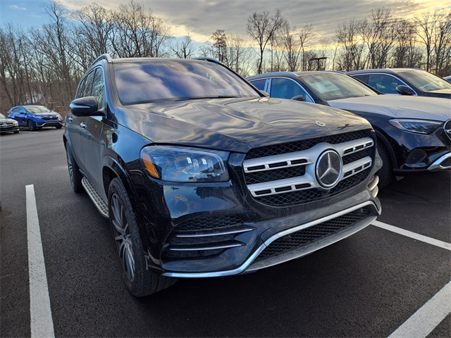 2023 Mercedes-Benz GLS Base's photo