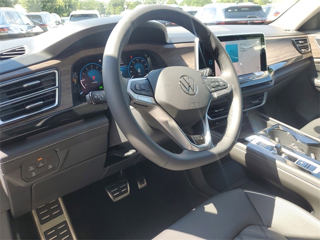 2025 Volkswagen Atlas SEL Premium R-Line photo 18