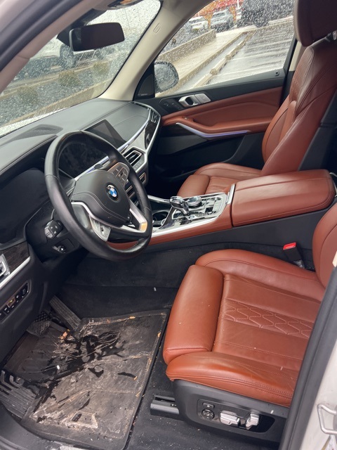 2021 BMW X7 - Image 2