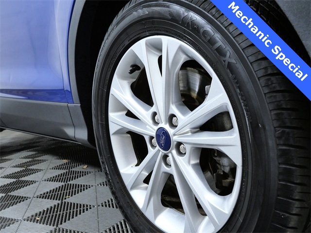 Used 2017 Ford Escape SE with VIN 1FMCU9G91HUE57684 for sale in Apple Valley, Minnesota