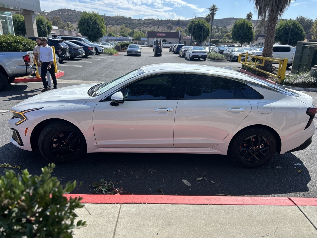 2025 Kia K5 LXS photo 4