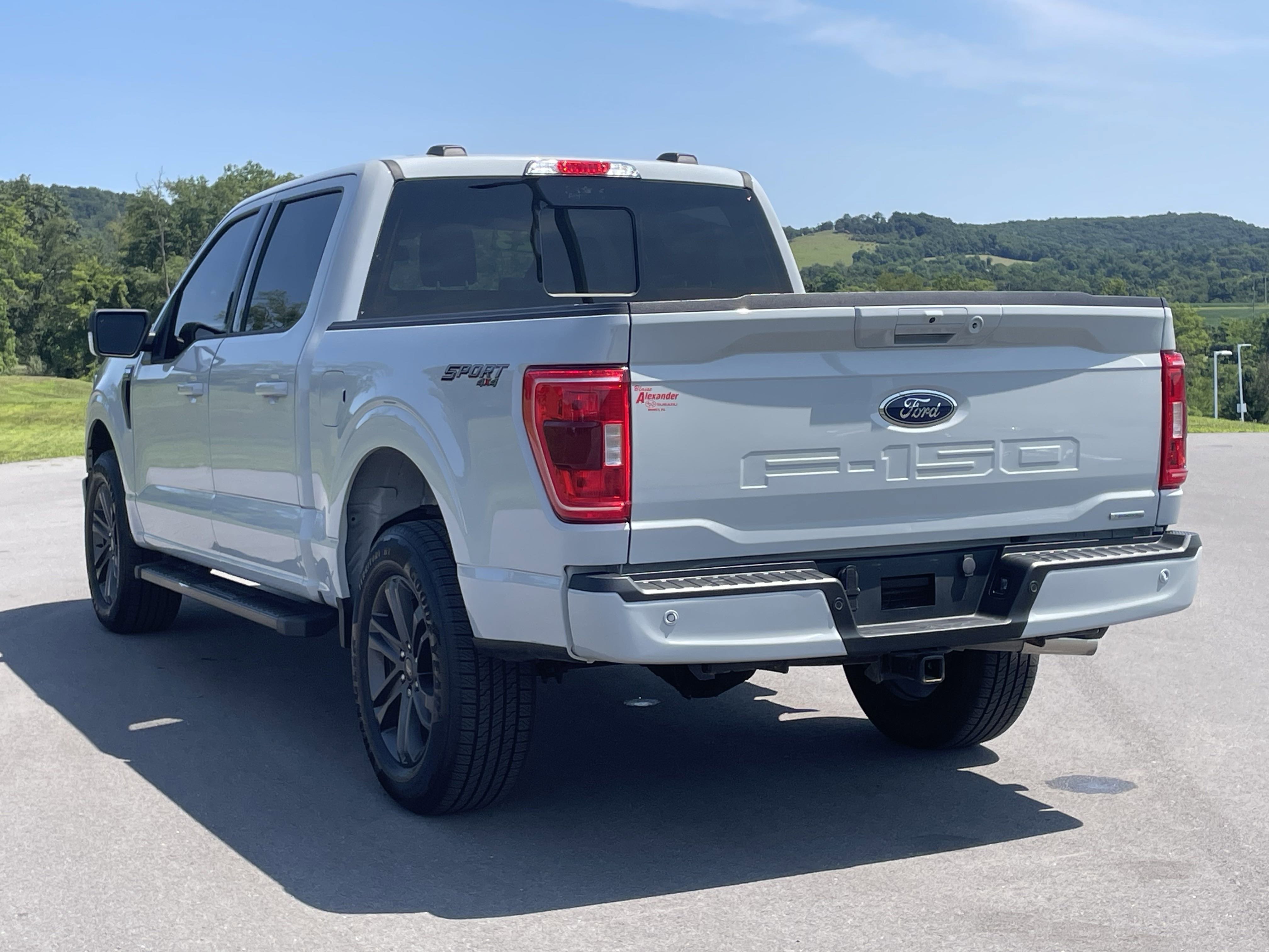 2023 Ford F-150 XLT photo 3