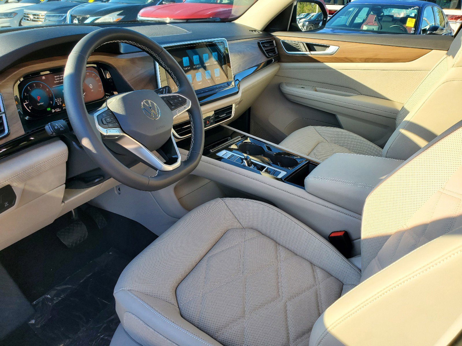 2025 Volkswagen Atlas SE Technology photo 7