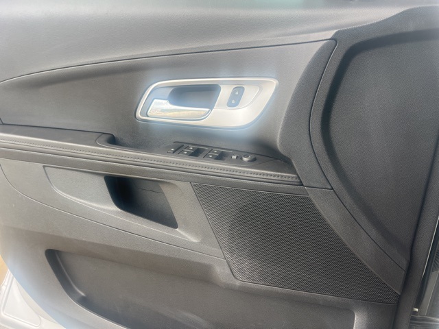2016 Chevrolet Equinox LS photo 5