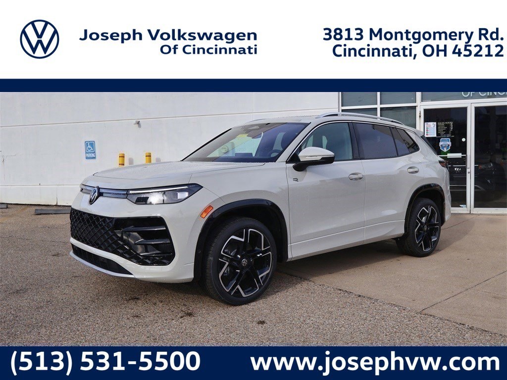2026 Volkswagen Tiguan SEL R-LINE TURBO's photo