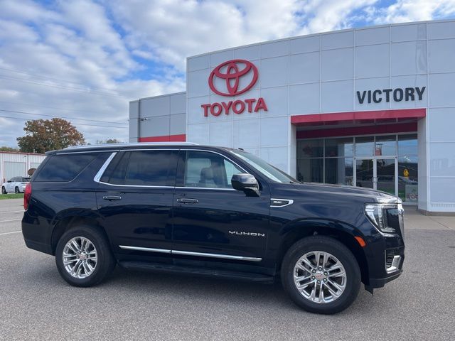 2024 GMC Yukon SLT's photo