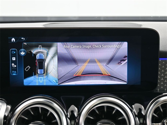 2025 Mercedes Benz GLB 250 photo 2
