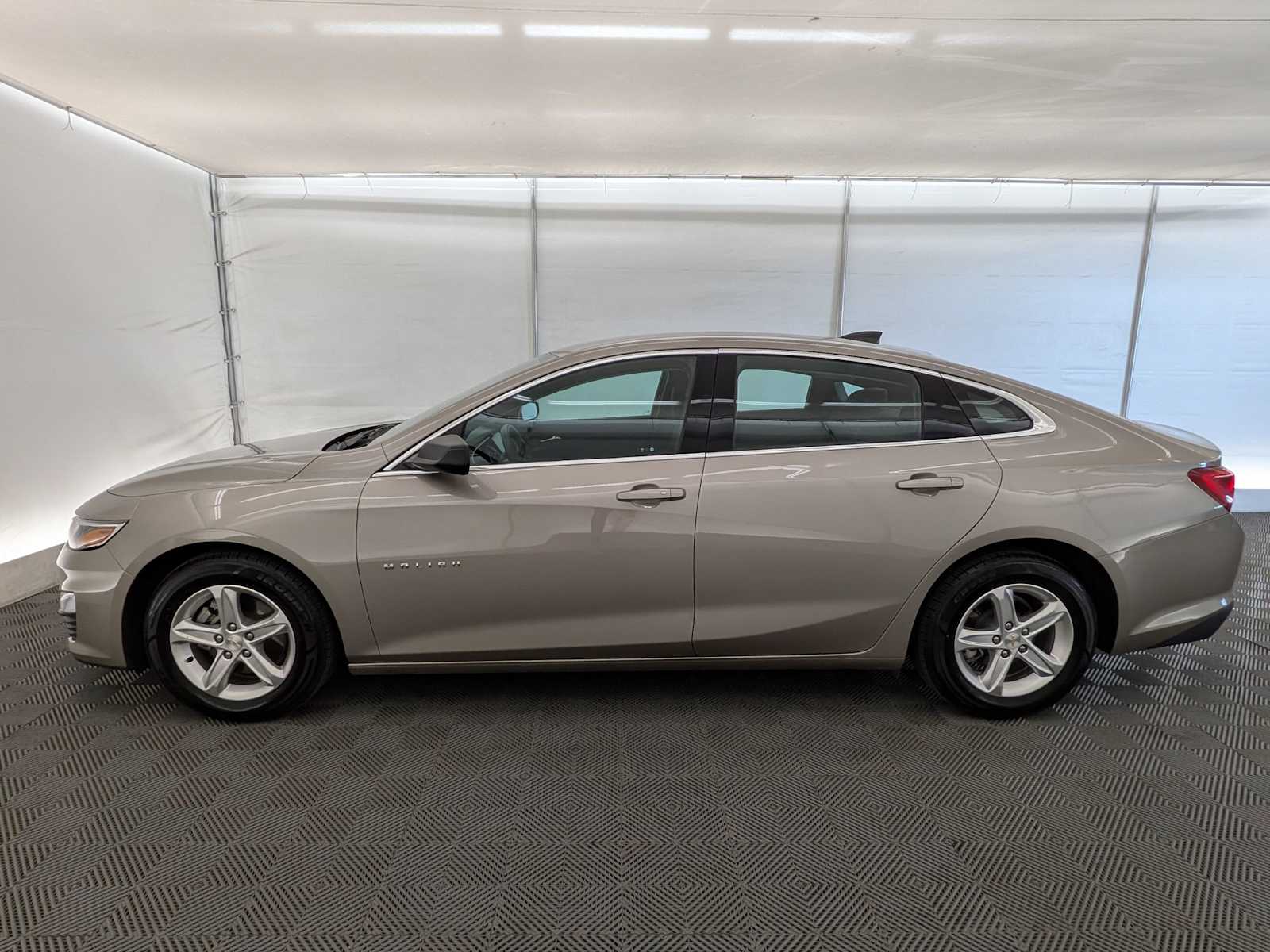 2023 Chevrolet Malibu LS photo 2