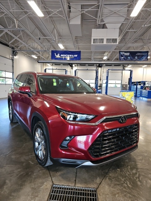 2024 Toyota Grand Highlander Limited photo 4