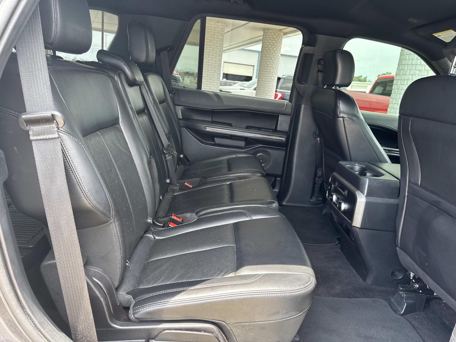 2019 Ford Expedition XLT photo 8