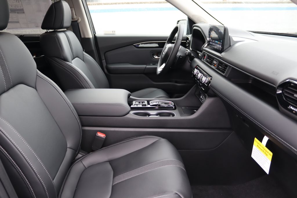 2025 Honda Pilot Touring photo 21
