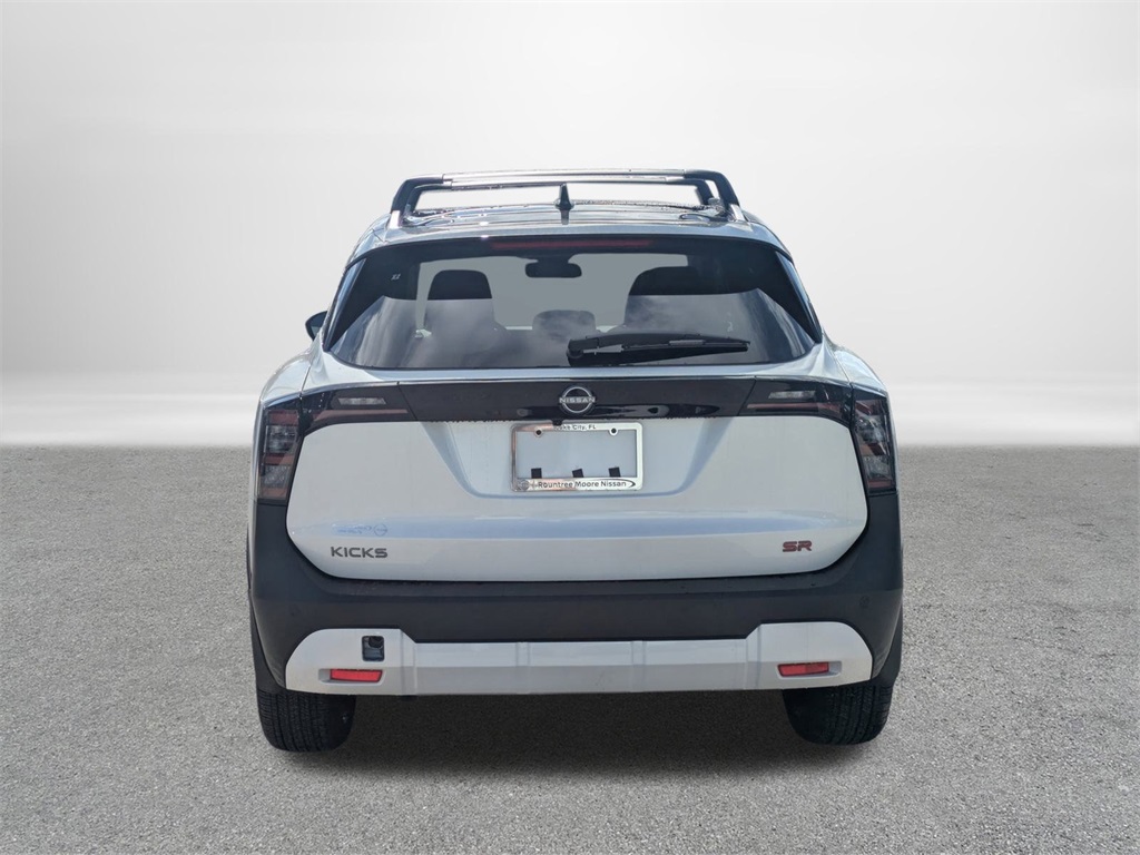 2025 Nissan Kicks SR photo 4