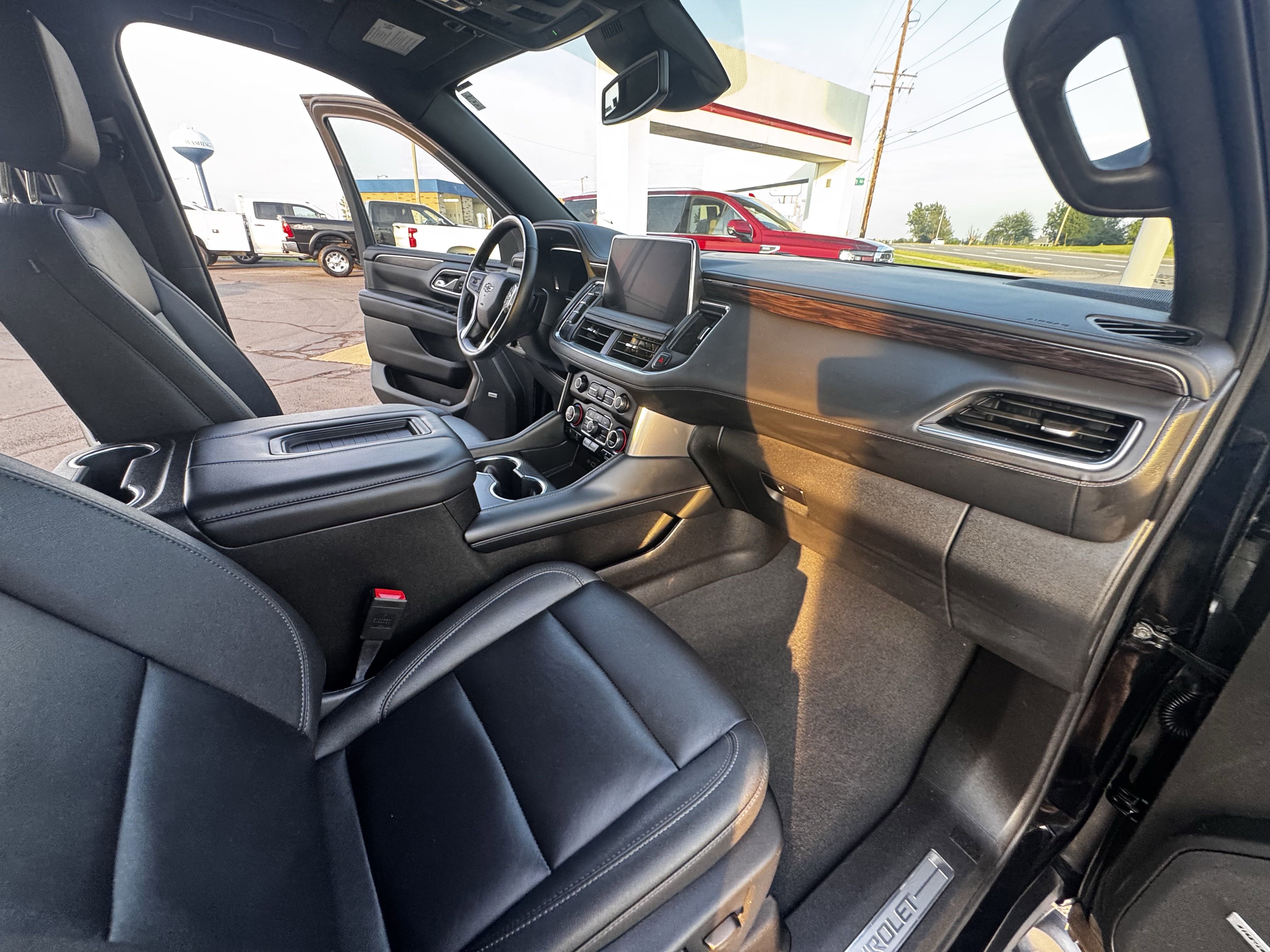 2024 Chevrolet Suburban Z71 photo 3