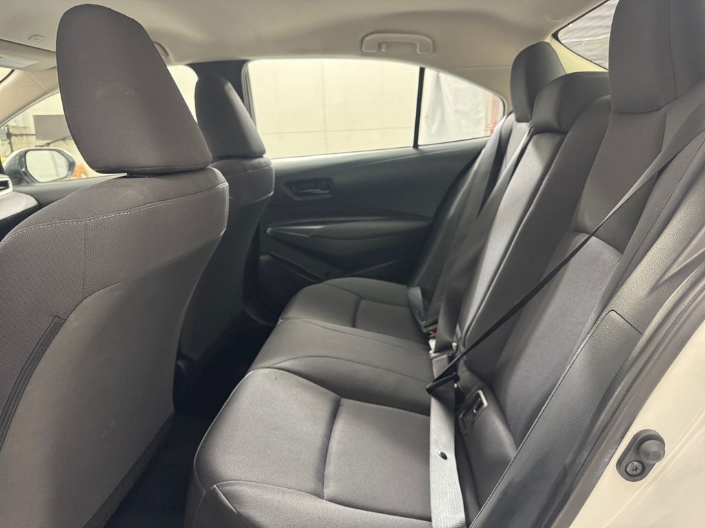 2023 Toyota Corolla LE photo 19