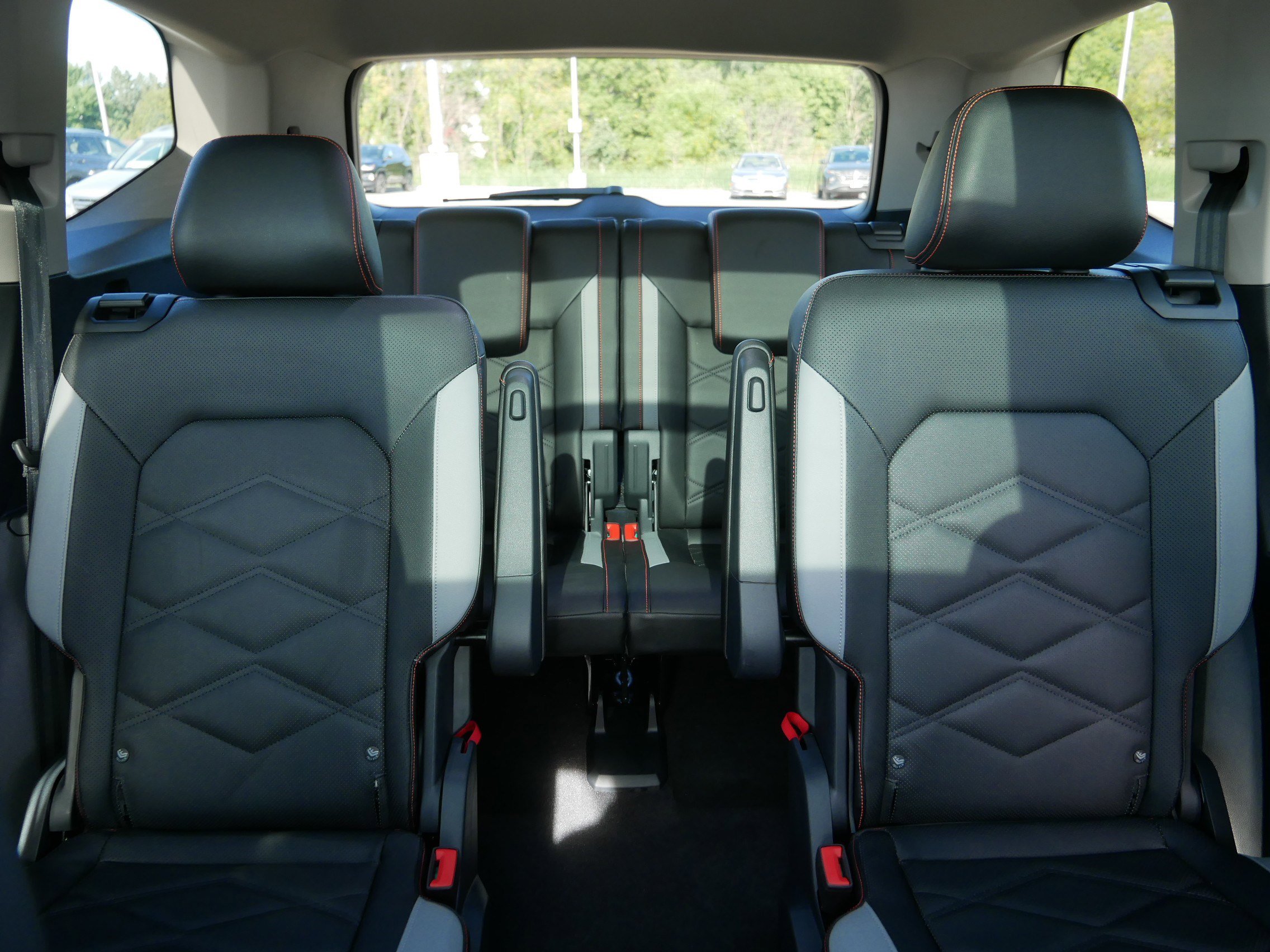 2025 Volkswagen Atlas Peak Edition photo 11