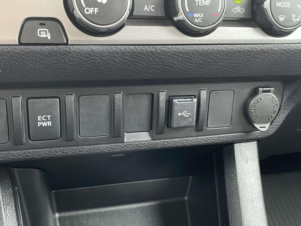 2021 Toyota Tacoma SR photo 17