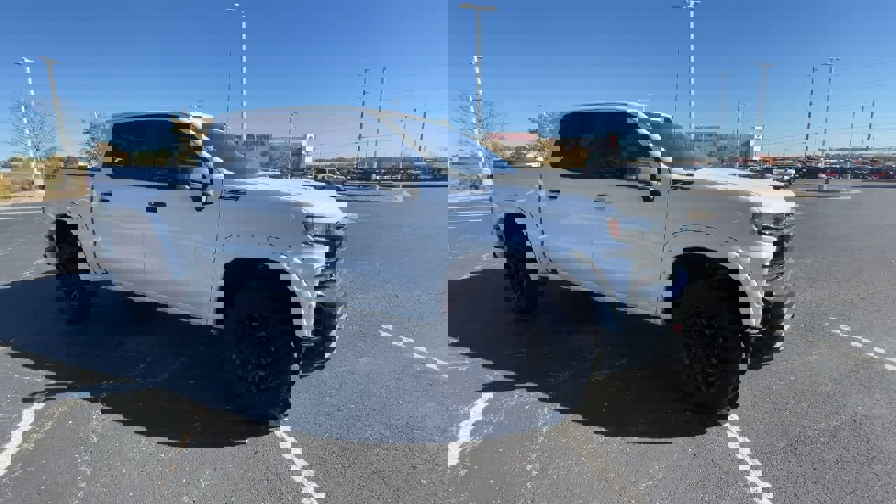 Used 2021 Chevrolet Silverado 1500 LT Trail Boss with VIN 3GCPYFEL2MG110935 for sale in Kansas City