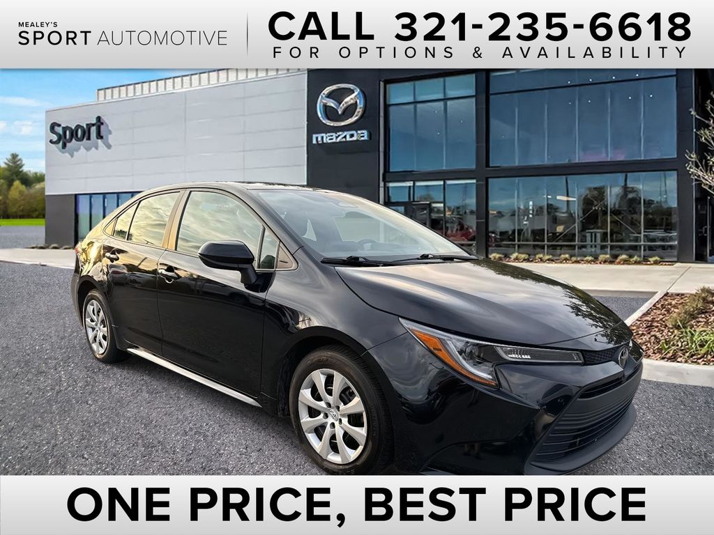 2023 Toyota Corolla LE's photo