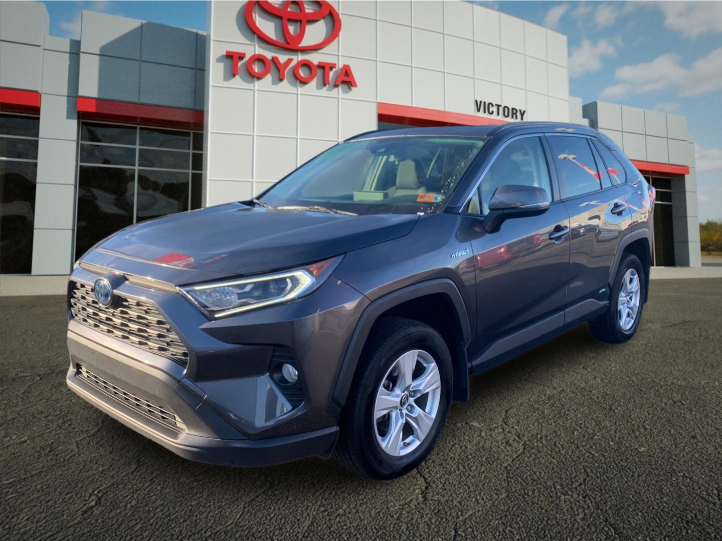 2019 Toyota RAV4 Hybrid XLE photo 4