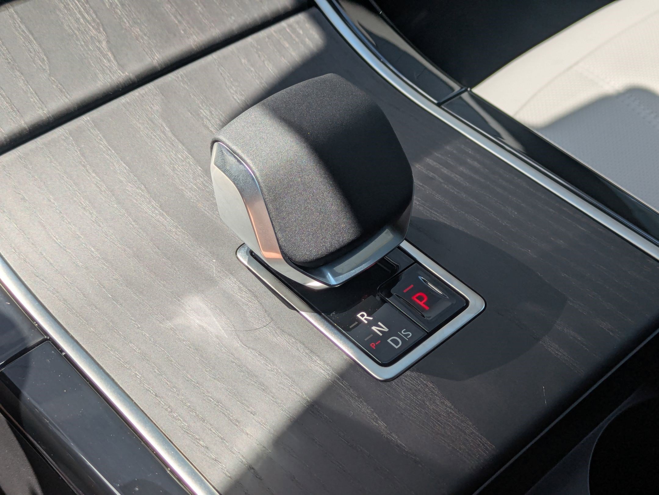 2026 Land Rover Range Rover Evoque S photo 11