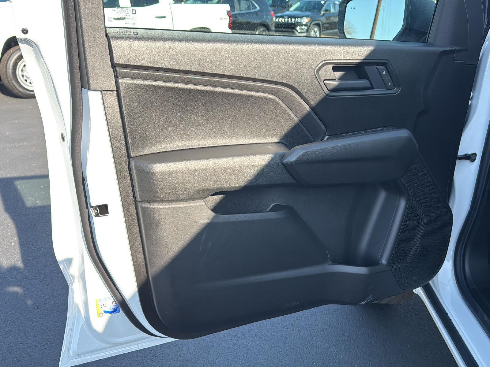 2025 Chevrolet Colorado LT photo 18