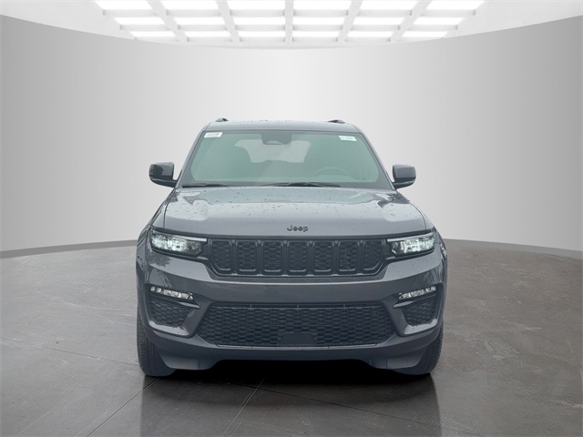 2025 Jeep Grand Cherokee Limited photo 2