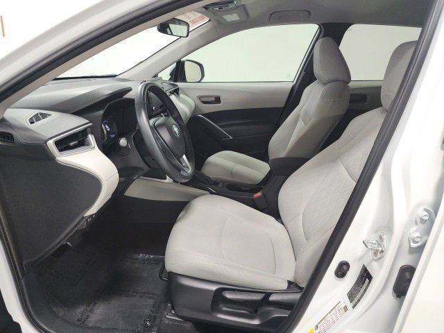 2022 Toyota Corolla Cross LE photo 17