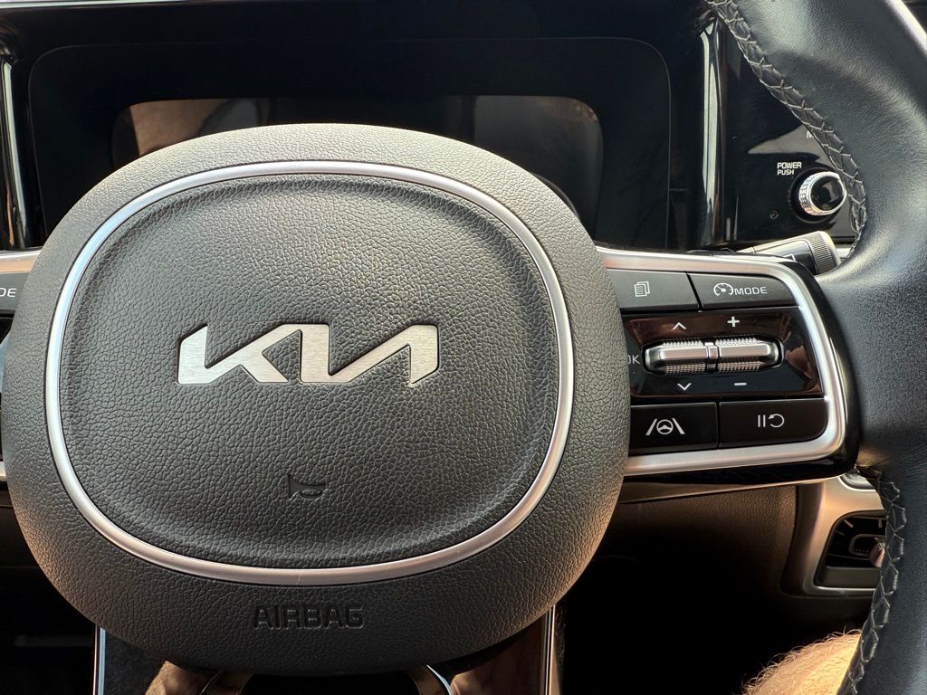 2023 Kia Sorento S photo 23