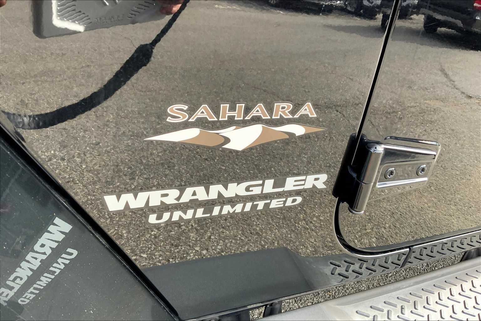 2016 Jeep Wrangler Unlimited Sahara photo 9