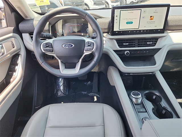2025 Ford Explorer photo 4