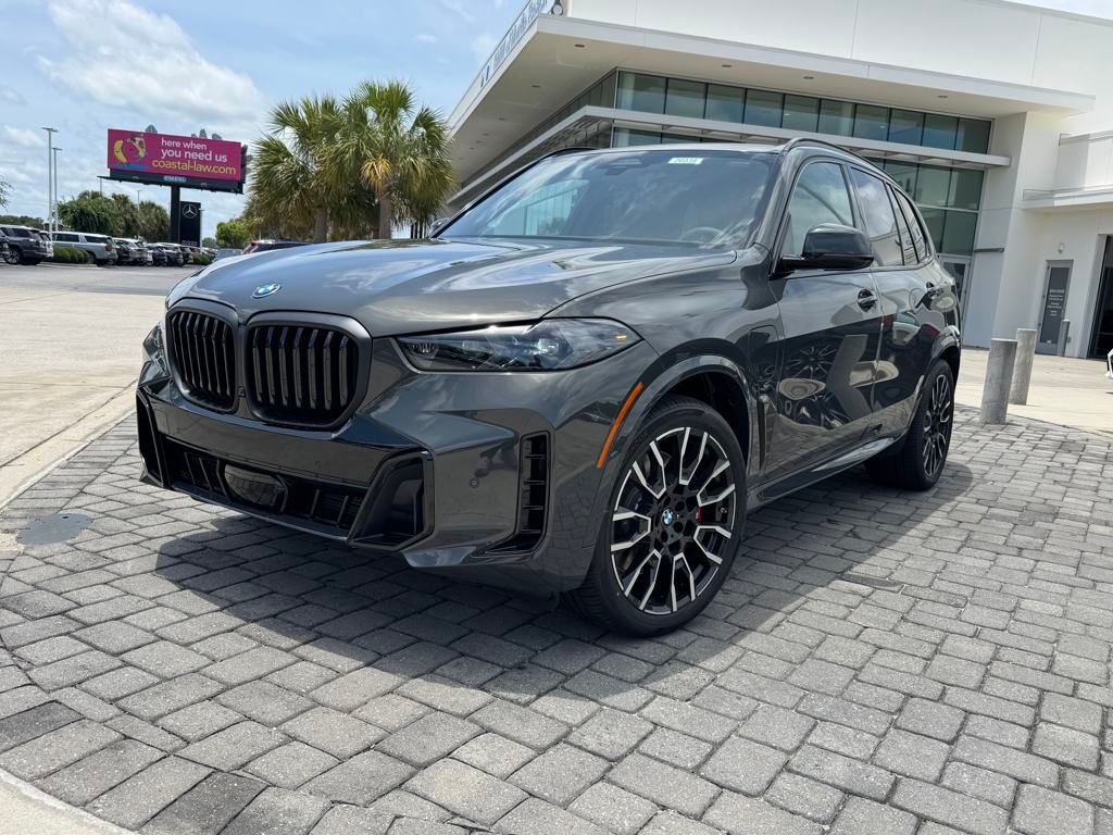 2026 BMW X5 50e's photo