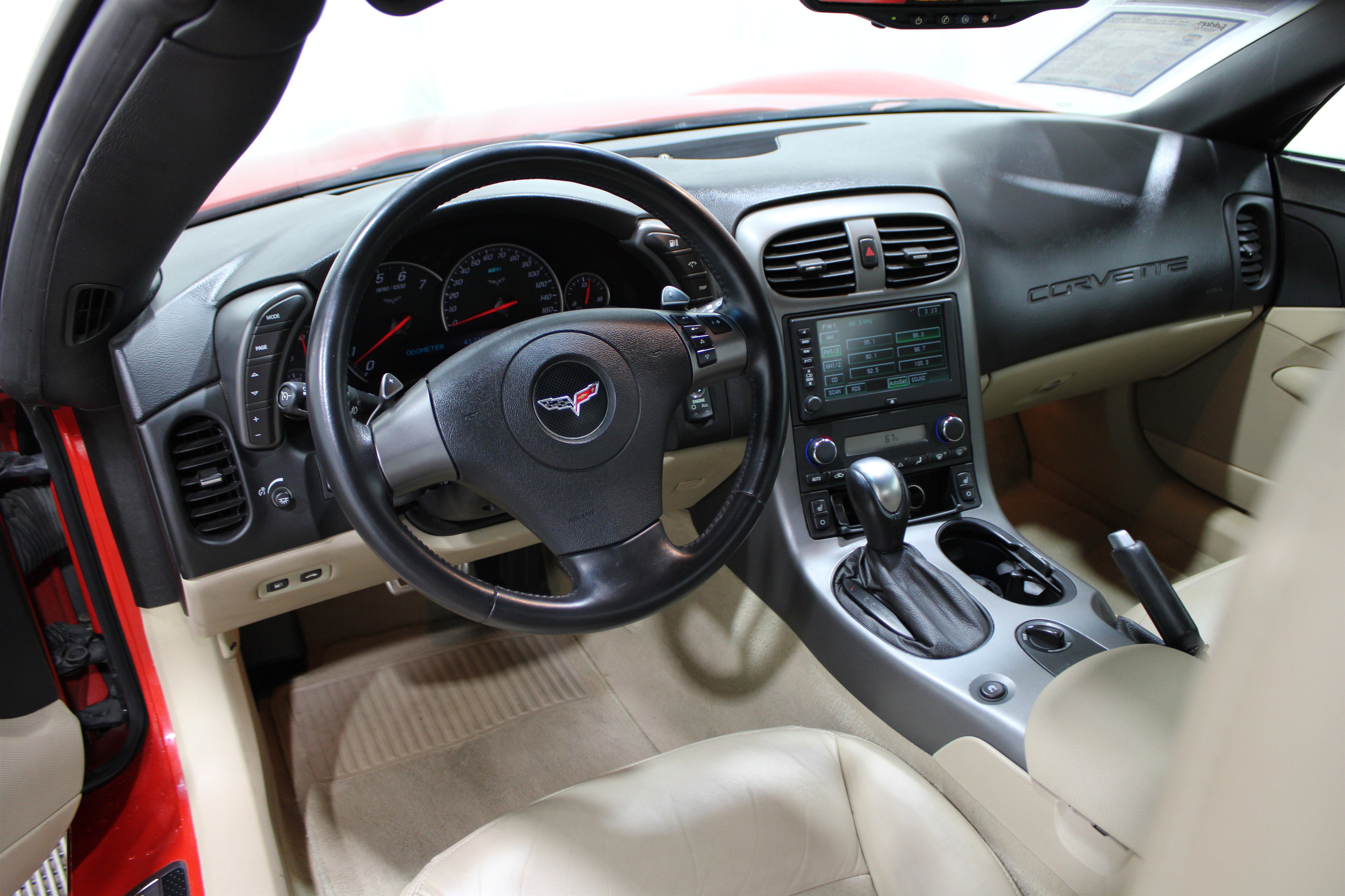 2007 Chevrolet Corvette Convertible 3LT photo 2