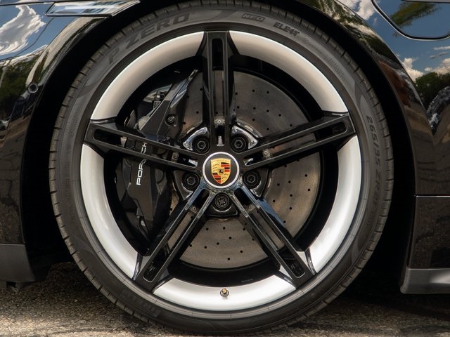 2024 Porsche Taycan Turbo S photo 12