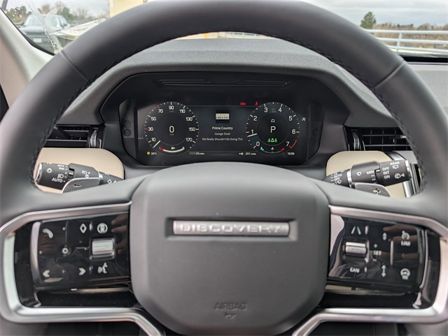 2025 Land Rover Discovery Sport S photo 11