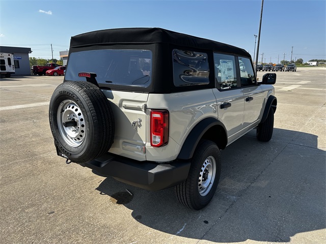2025 Ford Bronco Base photo 9