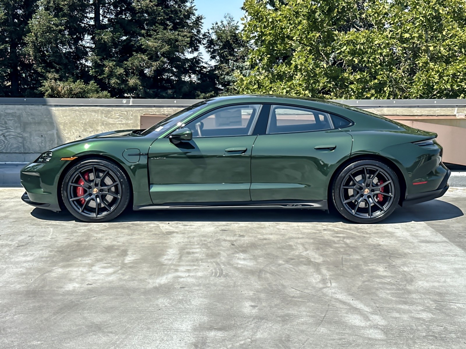 2025 Porsche Taycan GTS photo 3