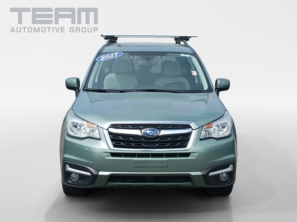 2017 Subaru Forester 2.5i Premium photo 2
