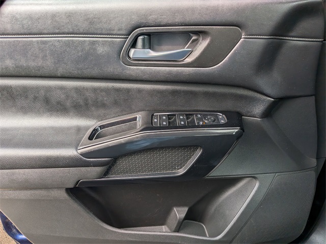 2022 Nissan Pathfinder SV photo 10
