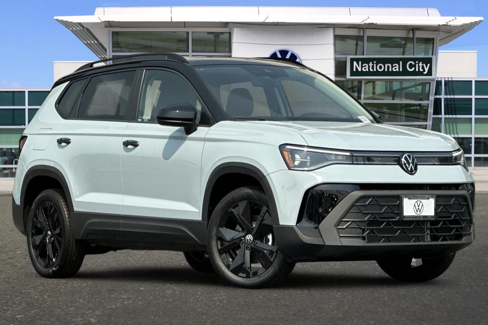 2025 Volkswagen Taos SE photo 2